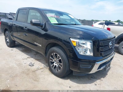 NISSAN TITAN 2022