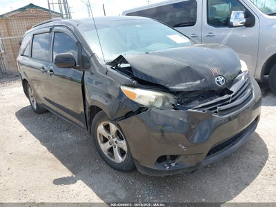 TOYOTA SIENNA 2014