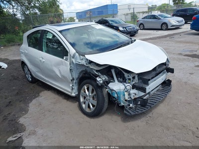 TOYOTA PRIUS C 2018