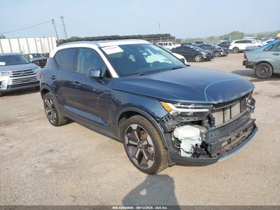 VOLVO XC40 2021