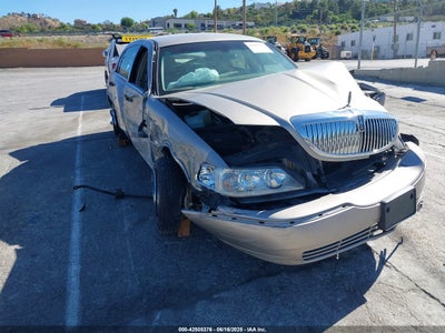 LINCOLN TOWN CAR 2003