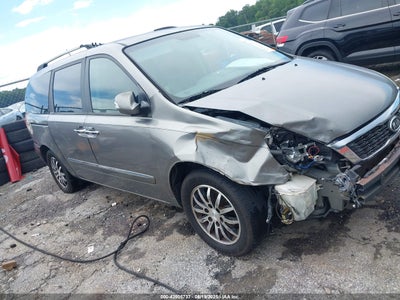 KIA SEDONA 2011