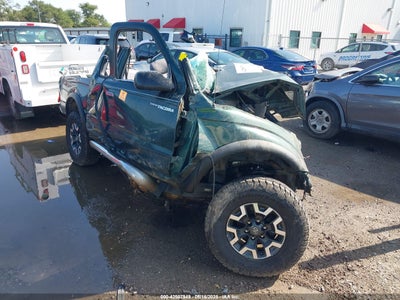 TOYOTA TACOMA 2000