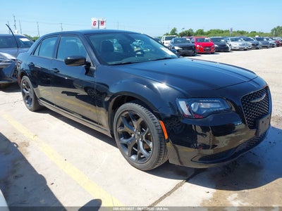 CHRYSLER 300 2023