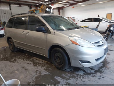 TOYOTA SIENNA 2008
