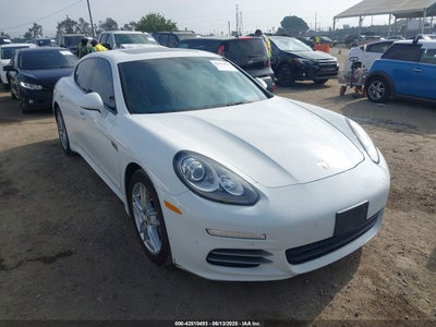 PORSCHE PANAMERA 2016