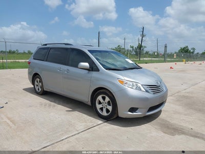 TOYOTA SIENNA 2015