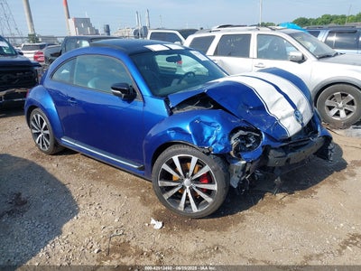 VOLKSWAGEN BEETLE 2013
