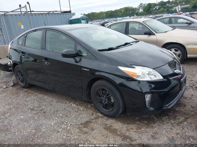 TOYOTA PRIUS 2015