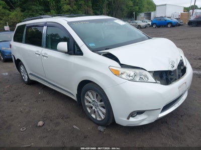TOYOTA SIENNA 2015