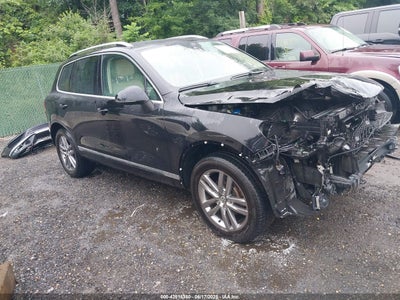 VOLKSWAGEN TOUAREG 2016