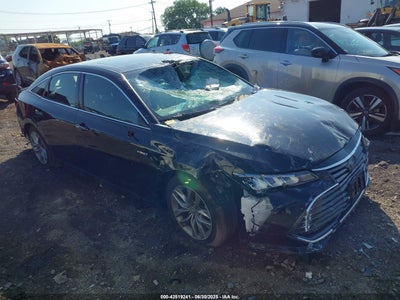 TOYOTA AVALON HYBRID 2020