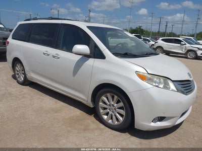 TOYOTA SIENNA 2011