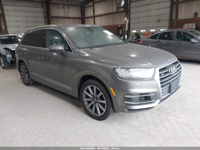 AUDI Q7 2017