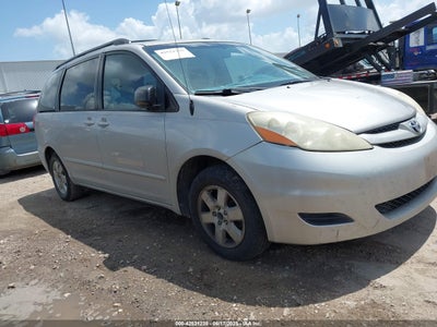 TOYOTA SIENNA 2009