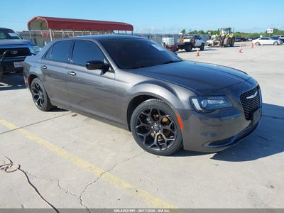 CHRYSLER 300 2019