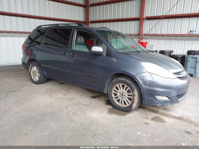 TOYOTA SIENNA 2010