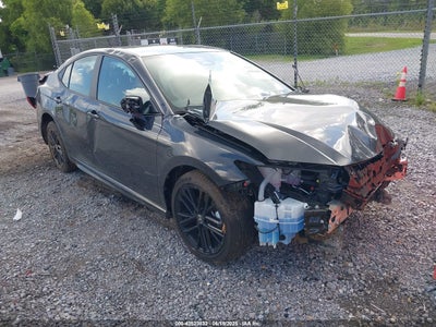TOYOTA CAMRY 2025