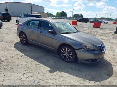 CHRYSLER 200 2013
