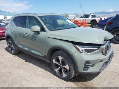 VOLVO XC40 2023