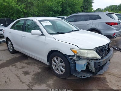 TOYOTA CAMRY 2011