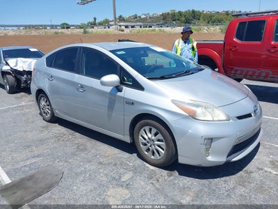 TOYOTA PRIUS PLUG-IN 2014