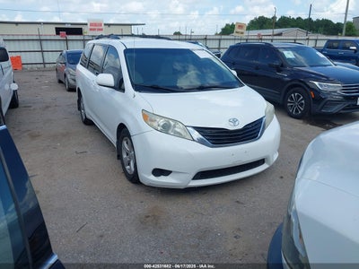 TOYOTA SIENNA 2013