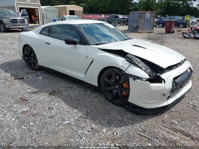 NISSAN GT-R 2010