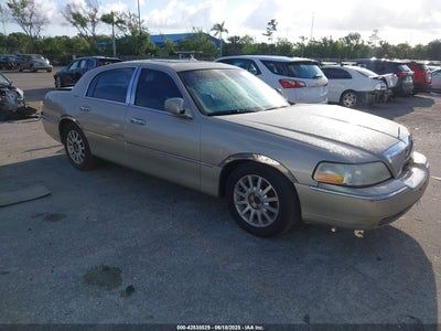 LINCOLN TOWN CAR 2006