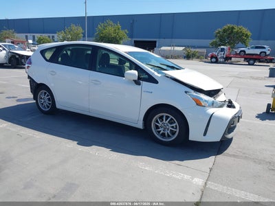 TOYOTA PRIUS V 2016