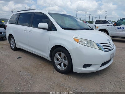 TOYOTA SIENNA 2017