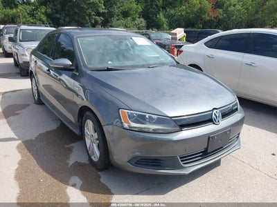 VOLKSWAGEN JETTA HYBRID 2013