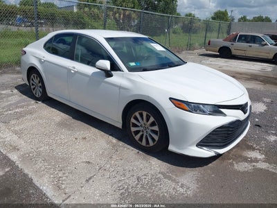 TOYOTA CAMRY 2018