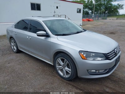 VOLKSWAGEN PASSAT 2013