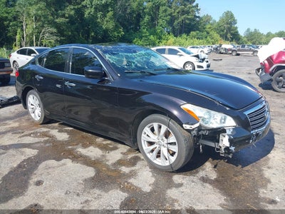 INFINITI M37 2011