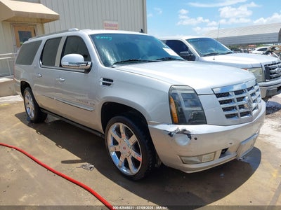 CADILLAC ESCALADE ESV 2011