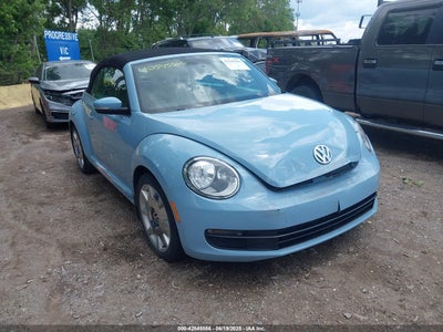 VOLKSWAGEN BEETLE 2014