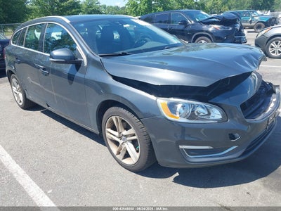 VOLVO V60 2015