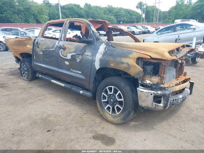 TOYOTA TUNDRA 2017