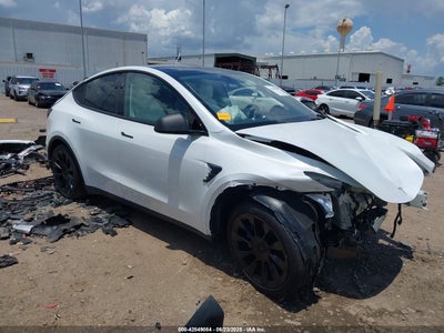 TESLA MODEL Y 2025