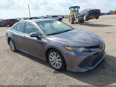 TOYOTA CAMRY 2020
