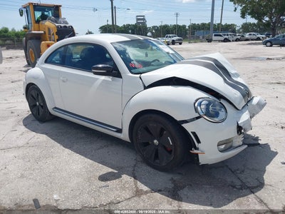 VOLKSWAGEN BEETLE 2012
