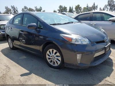 TOYOTA PRIUS PLUG-IN 2015