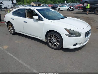 NISSAN MAXIMA 2010