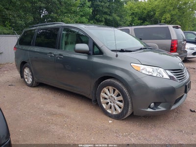 TOYOTA SIENNA 2014