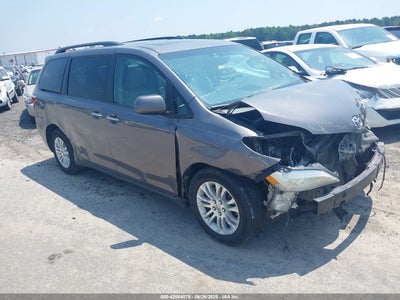 TOYOTA SIENNA 2017