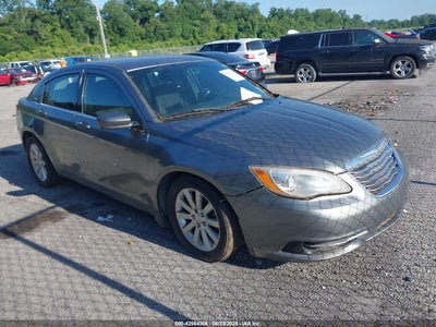 CHRYSLER 200 2013