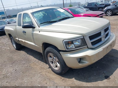 RAM DAKOTA 2011