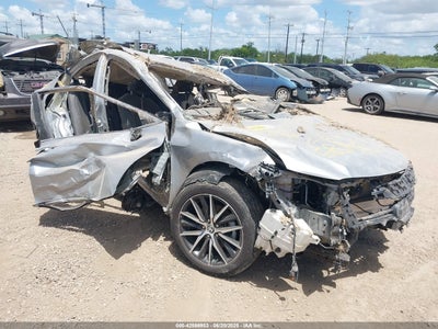 TOYOTA CAMRY 2023