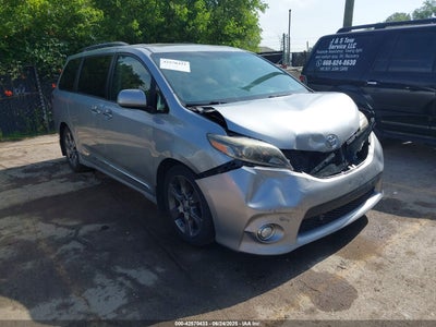 TOYOTA SIENNA 2016